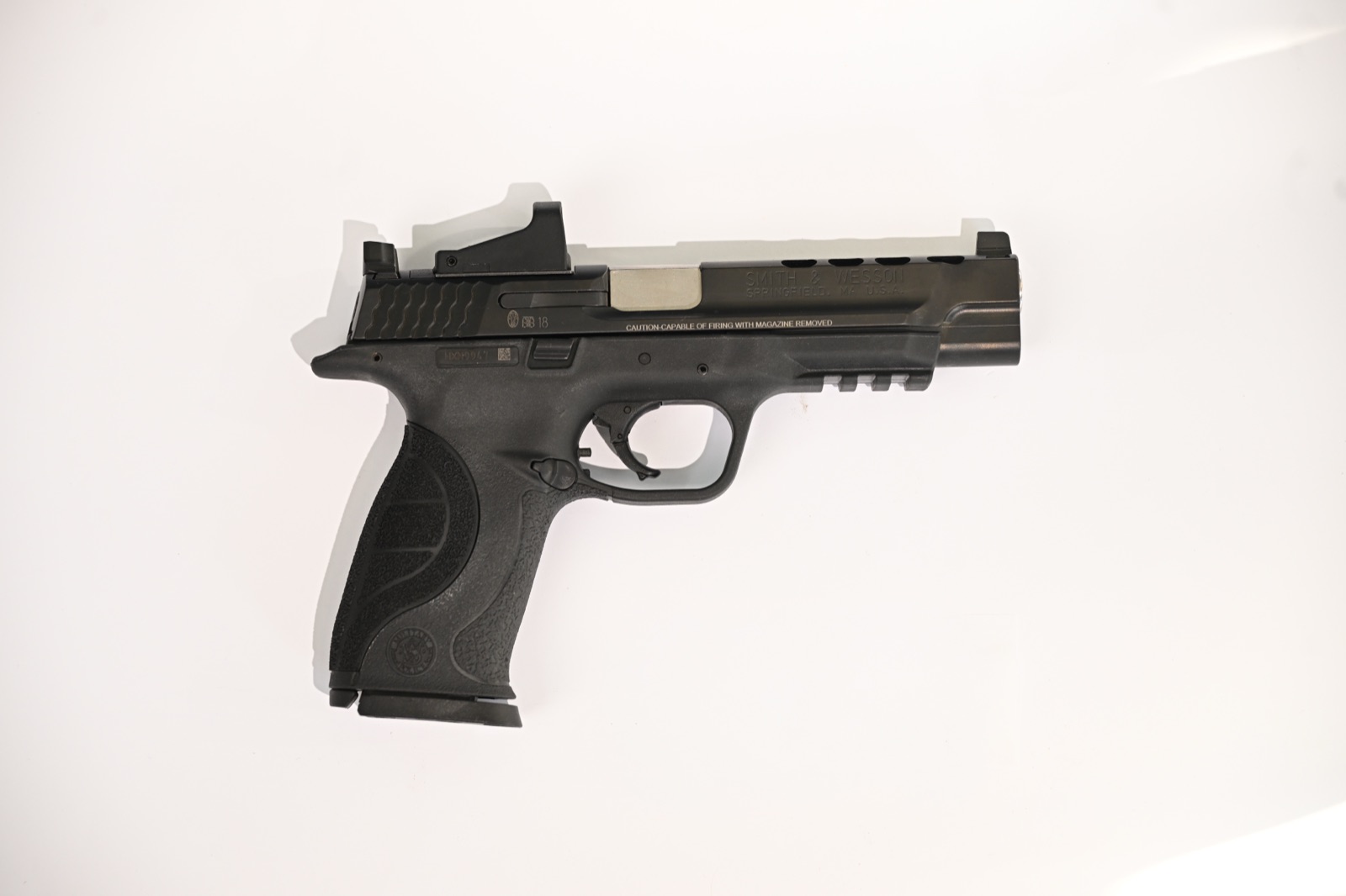 Smith & Wesson M&P 9mm Red Dot